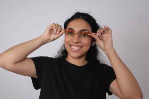 drip-glasses-photobooth-props-1.webp